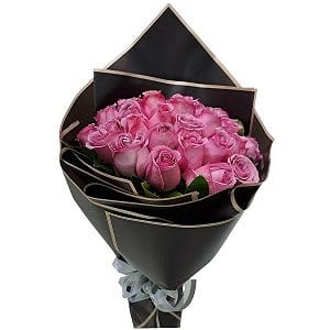 Black paper wrapped bouquets - Unique Floral Designs for Summer black-paper-007