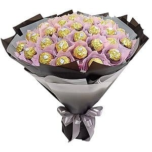 Black paper wrapped bouquets - Unique Floral Designs for Summer black-paper-010