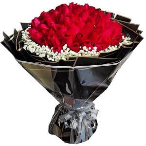 Black paper wrapped bouquets - Unique Floral Designs for Summer black-paper-012